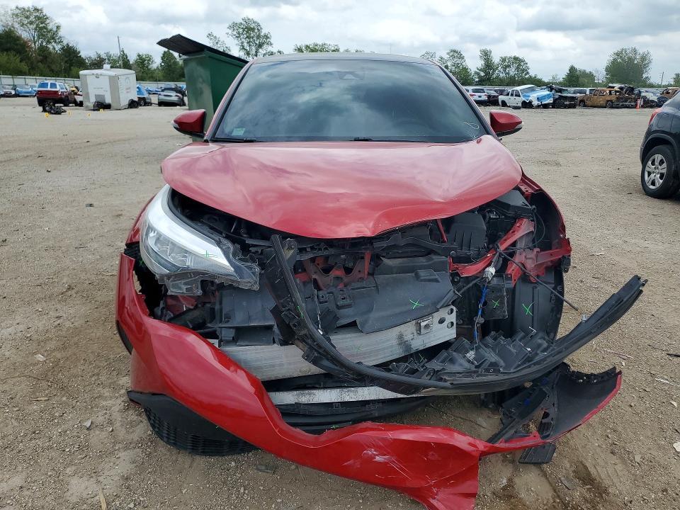 2021 Toyota C-hr xle