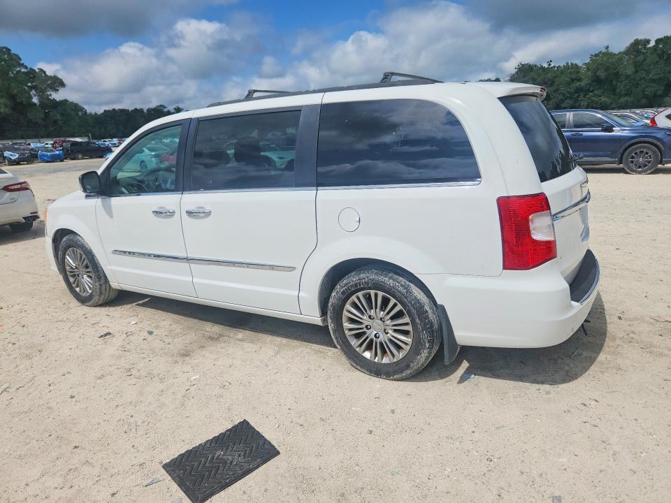2013 Chrysler Town & Country Touring l