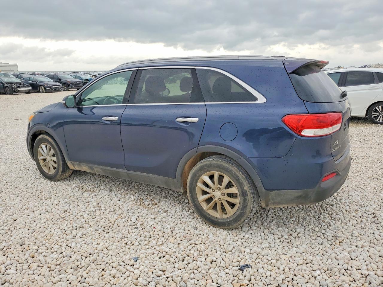 2016 KIA Sorento lx V6