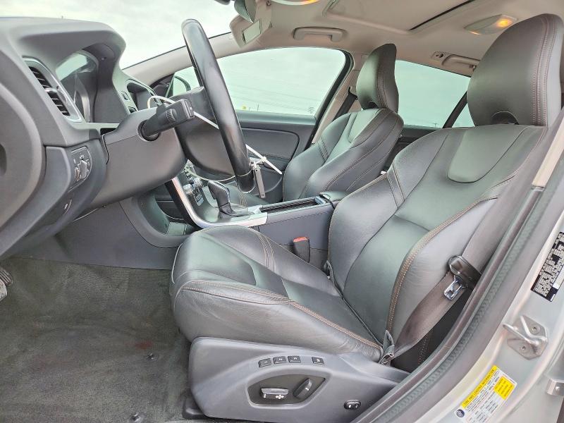 2016 Volvo V60 Cross Country Platinum