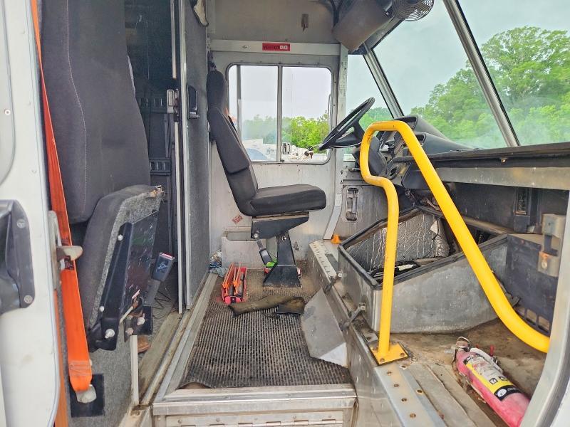 2014 Freightliner MT55G Chassis Delivery Truck