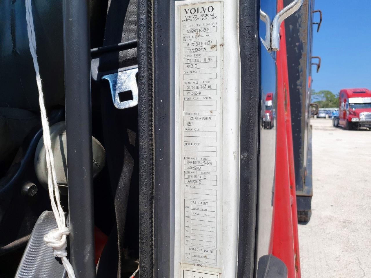 2003 Volv O VHD Grapple Crane Truck