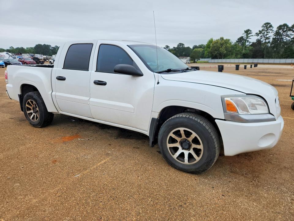 2008 Mitsubishi Raider LS