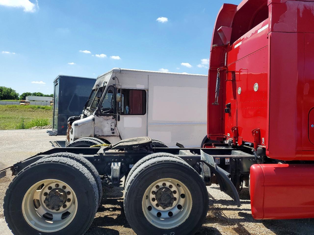 2012 Peterbilt 587 Semi Truck
