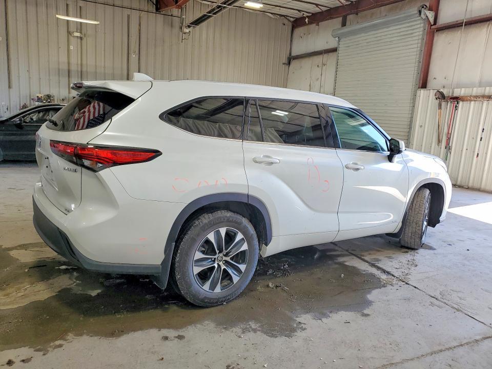 2022 Toyota Highlander Hybrid xle