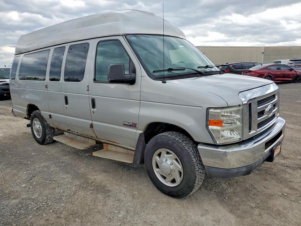 2010 Ford Econoline E350 Super Duty Wagon