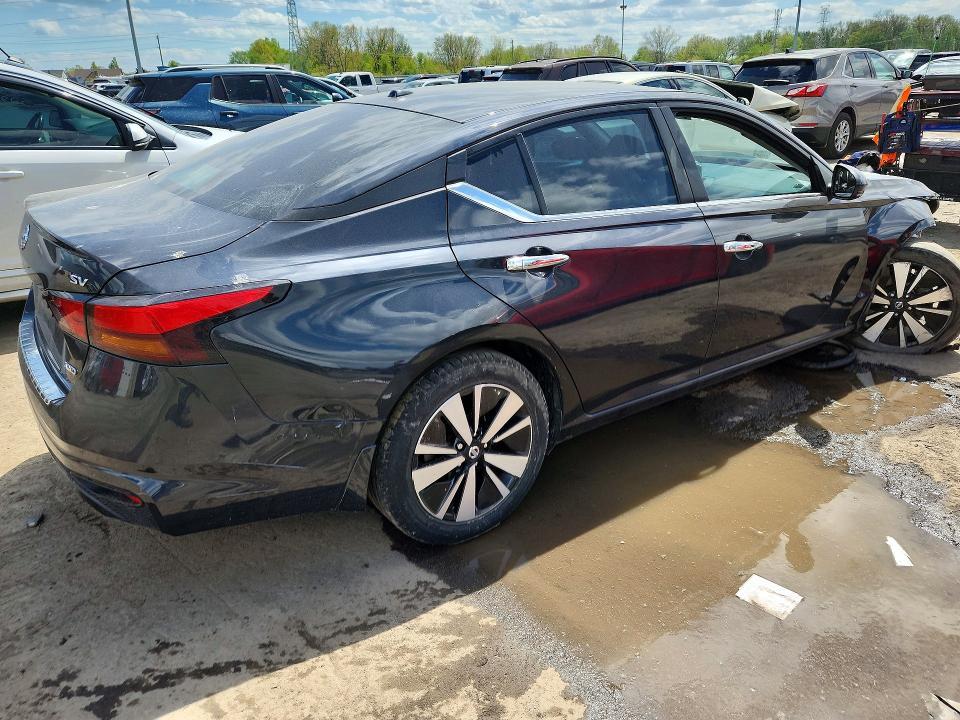 2021 Nissan Altima sv