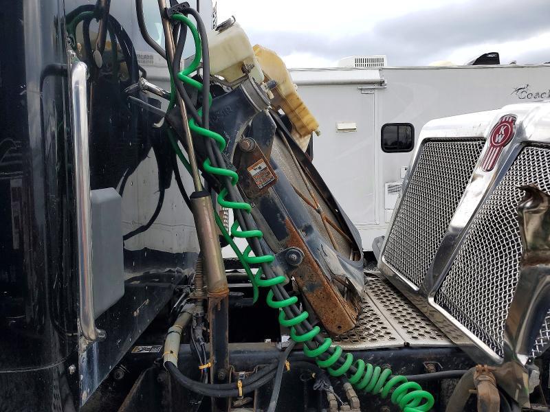 2017 Kenworth Construction T880