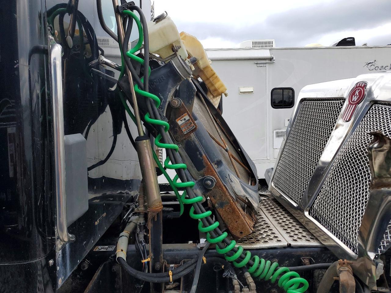 2017 Kenworth Construction T880
