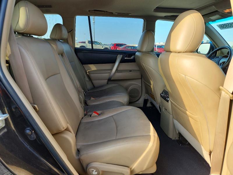 2012 Toyota Highlander se