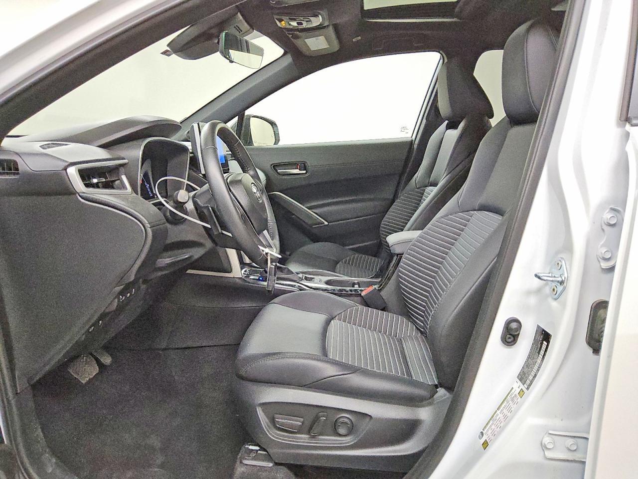 2025 Toyota Corolla Cross Hybrid xse