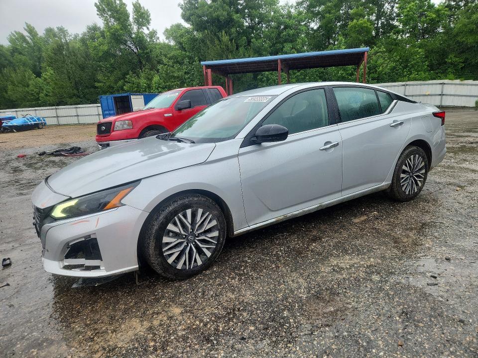2024 Nissan Altima sv