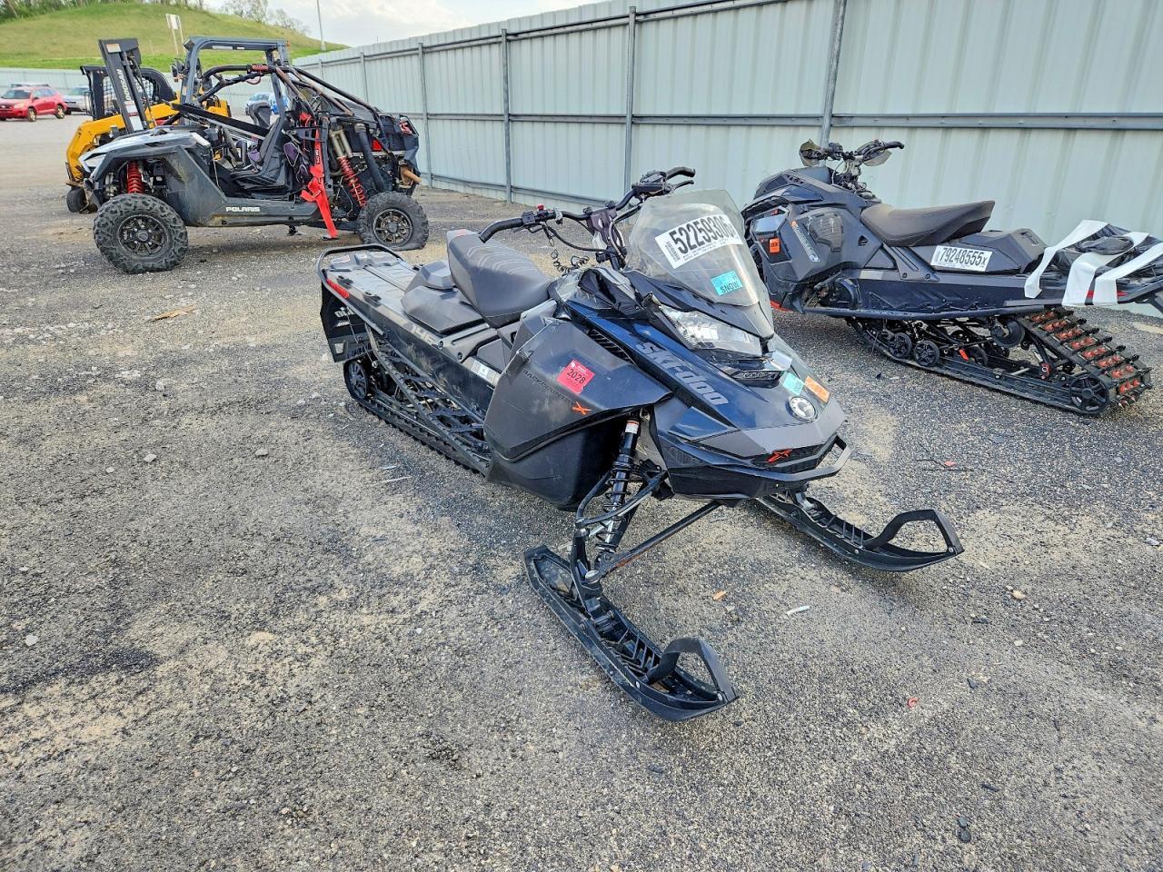 2022 Skidoo Backcountry X 850 E
