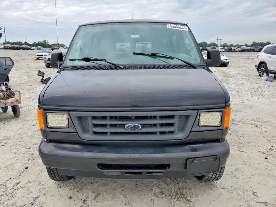2004 Ford Econoline E350 Super Duty Wagon