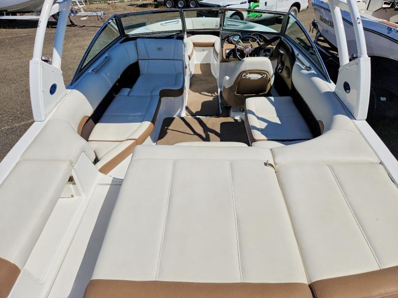 2016 Cobalt Boat