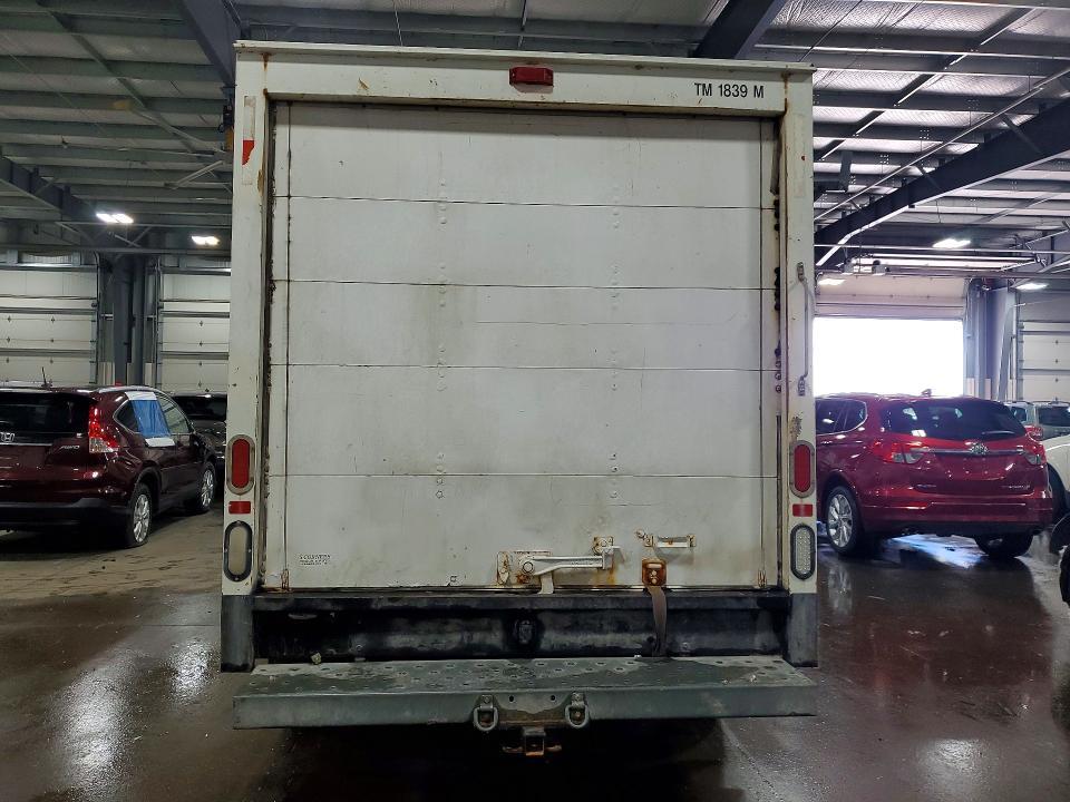 2006 GMC Savana box Truck