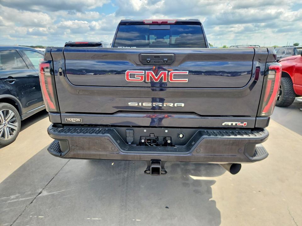 2024 GMC Sierra K2500 AT4