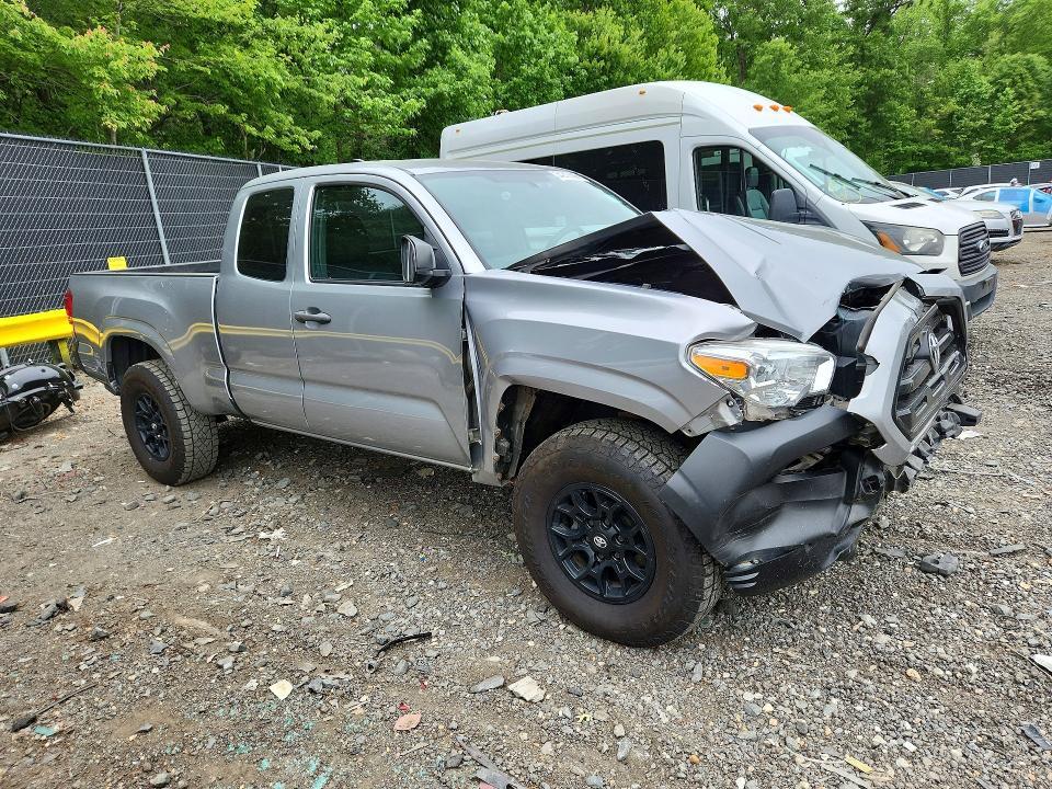 2016 Toyota Tacoma SR