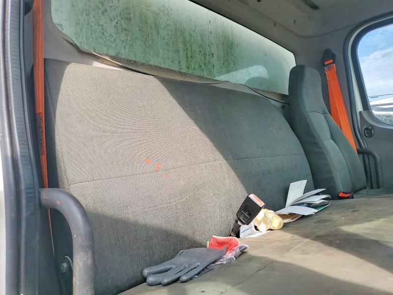 2013 Freigliner 2013 Freightliner Business Class M2 BOX Truck