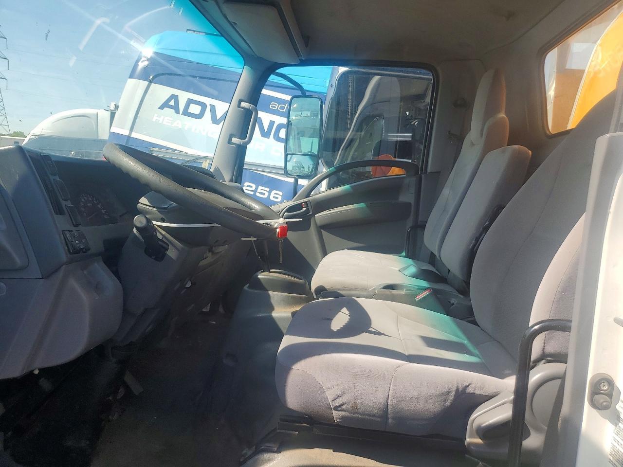 2021 Isuzu NPR BOX Truck