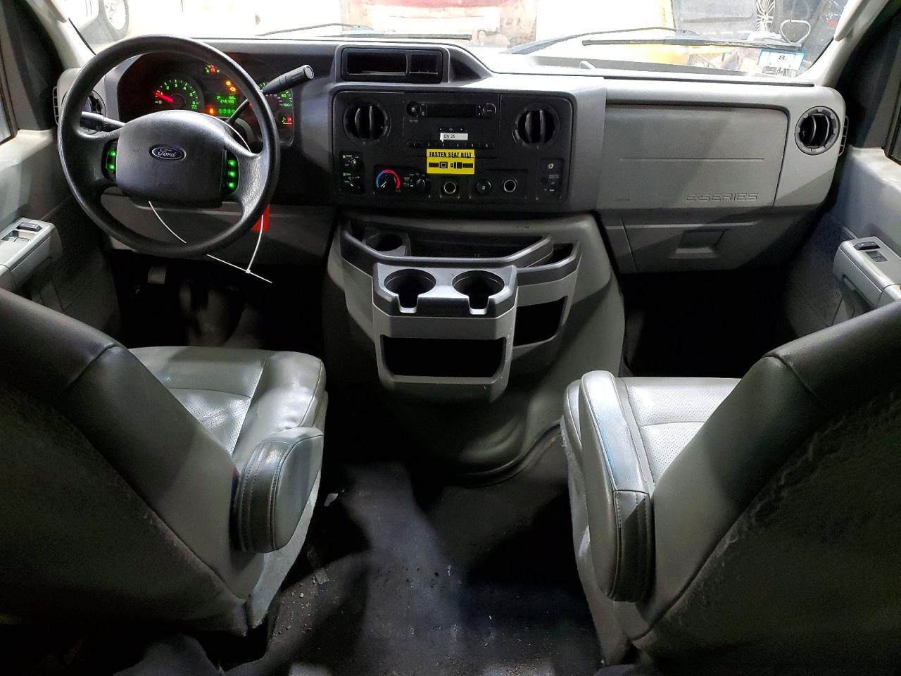 2012 Ford Econoline E350 Super Duty Wagon