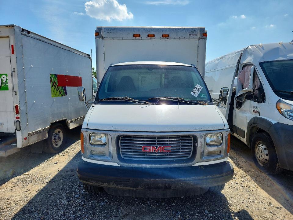 2001 GMC Savana BOX Truck