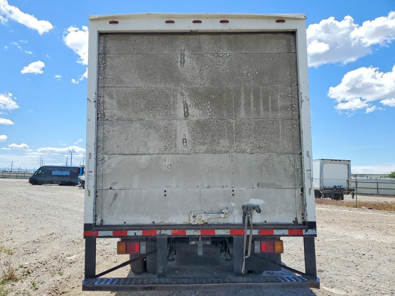2015 Isuzu NPR HD BOX Truck