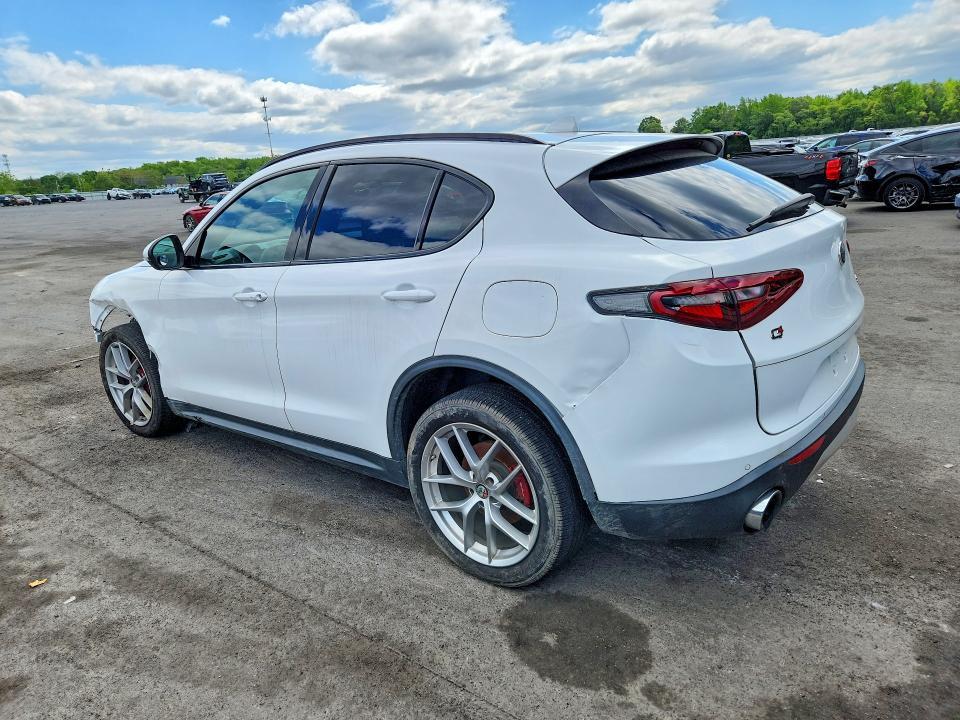 2018 Alfa Romeo Stelvio ti Sport