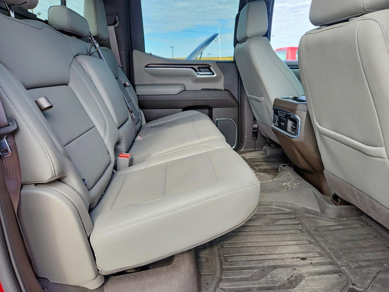 2022 GMC Sierra K1500 SLT