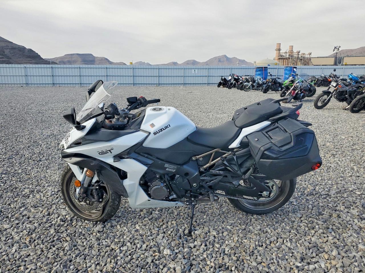 2026 Suzuki GSX1000 GT