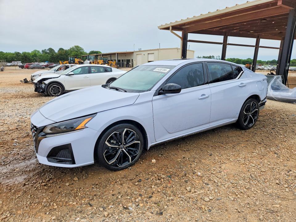 2024 Nissan Altima sr