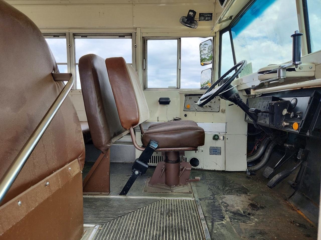 1990 International 3000 3700