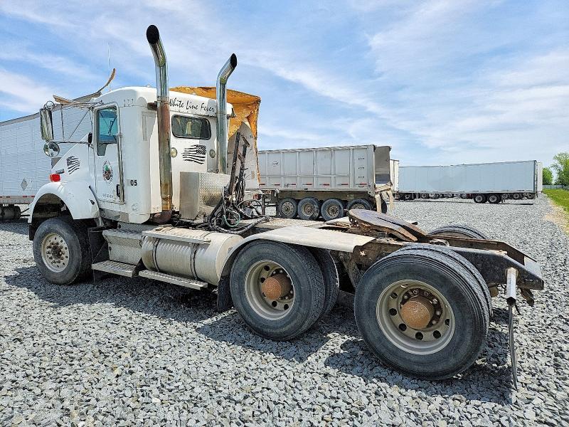 2005 Kenworth T800 Semi Truck