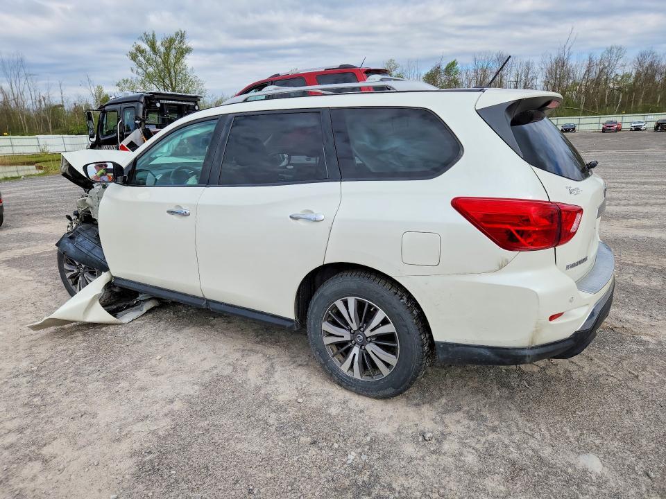 2017 Nissan Pathfinder sl