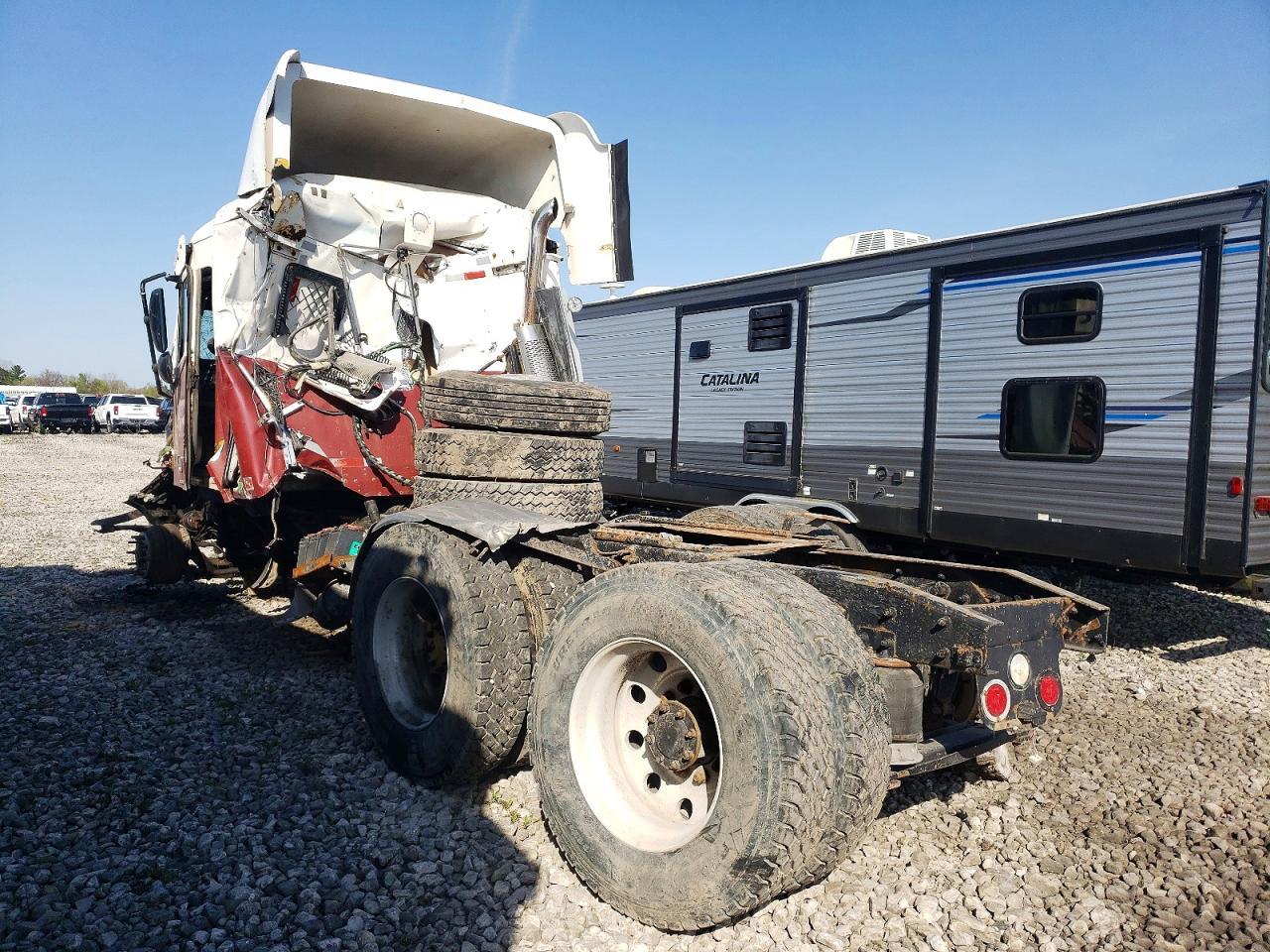 2007 Freigliner Conventional Columbia