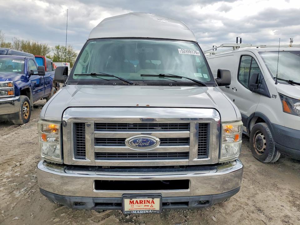 2010 Ford Econoline E350 Super Duty Wagon