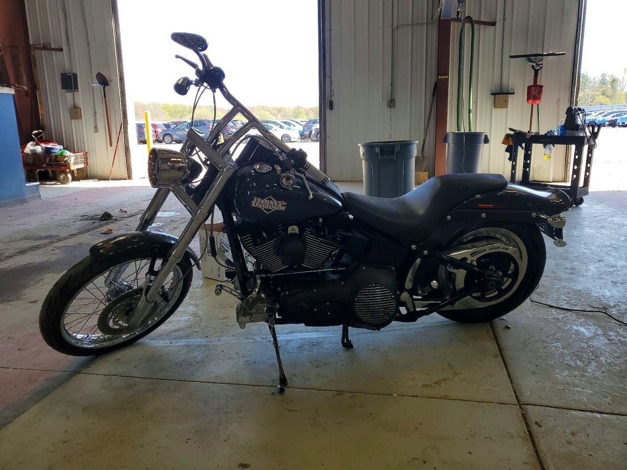 2005 Harley-Davidson Fxstbi