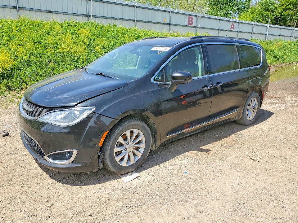 2017 Chrysler Pacifica Touring l