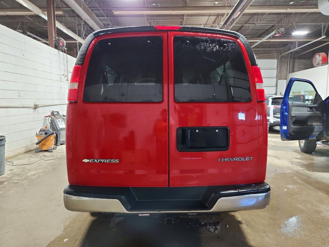 2003 Chev Express G3500