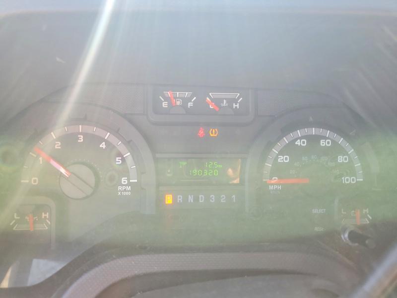 2014 Ford Econoline E350 Super Duty Cutaway Van