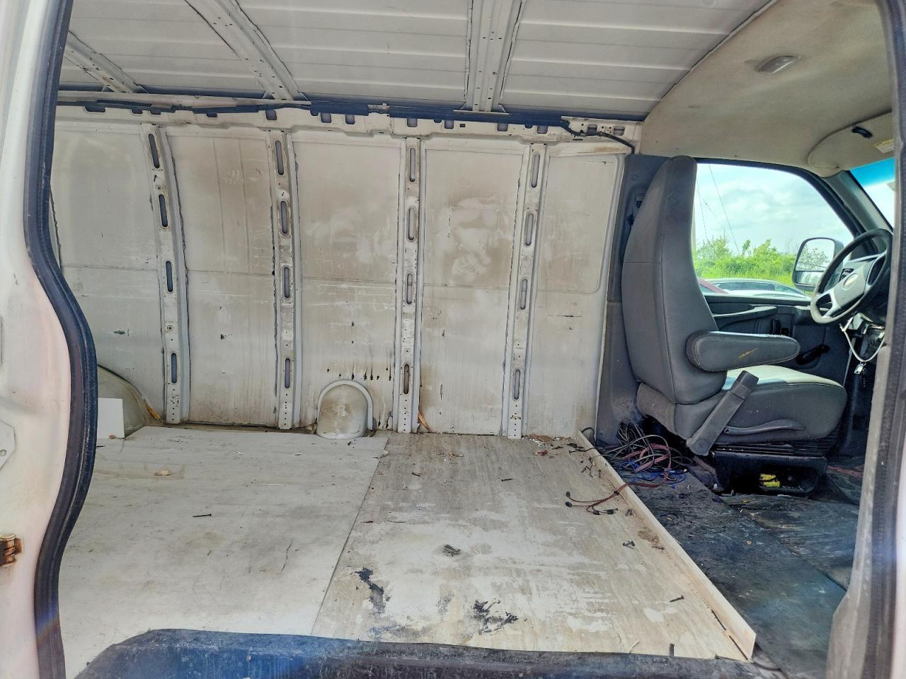2014 Chev Rolet Express 3500 Cargo Delivery Van