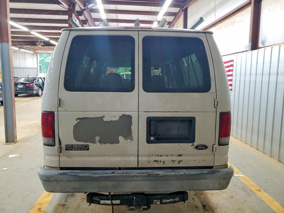 2002 Ford Econoline E350 Super Duty Wagon