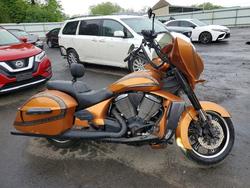 Motos salvage a la venta en subasta: 2011 Victory Cross Country Standard