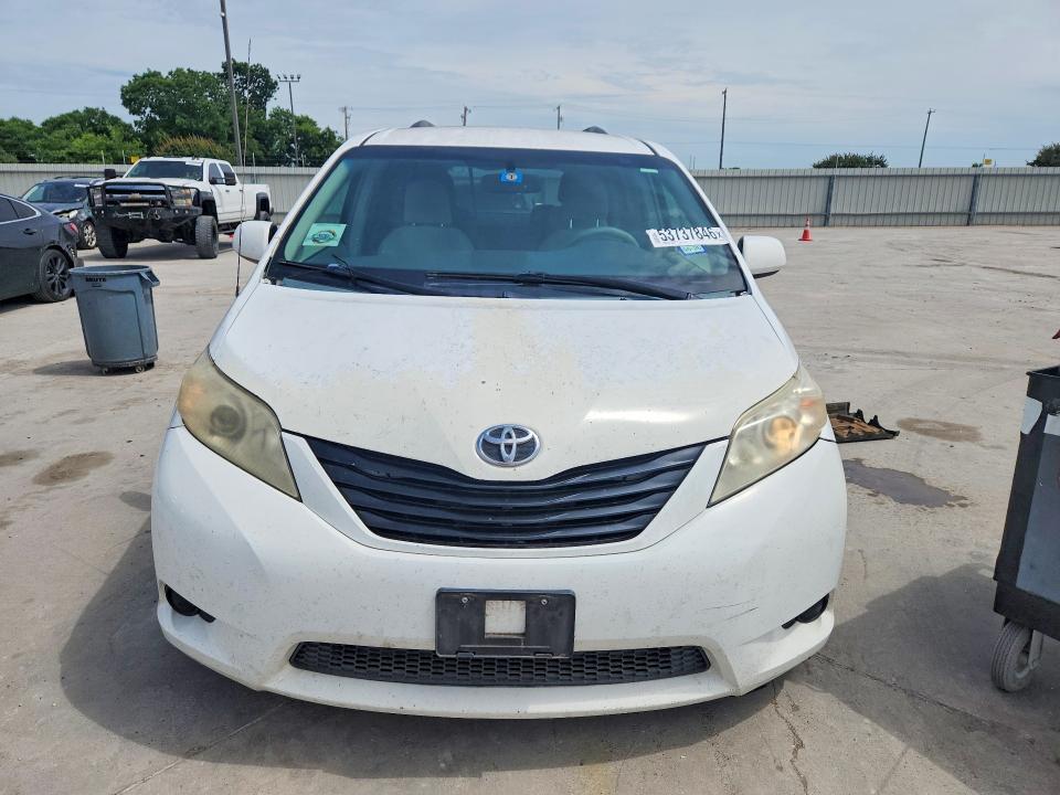 2013 Toyota Sienna le