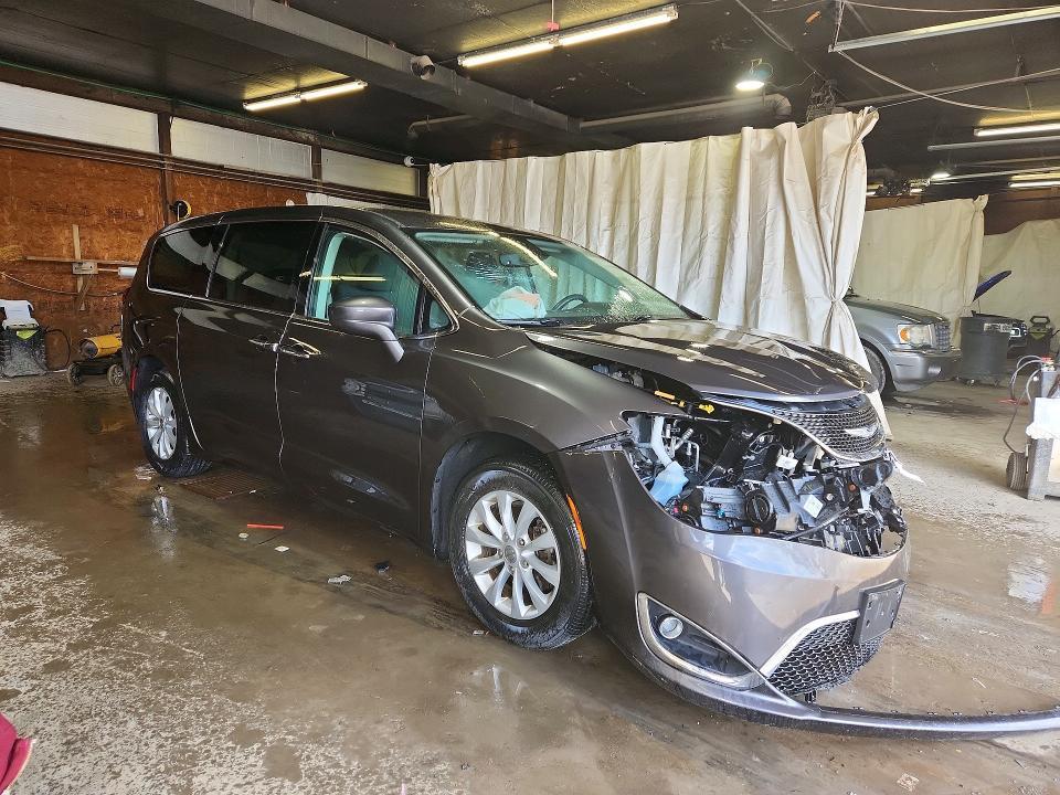 2020 Chrysler Pacifica Touring