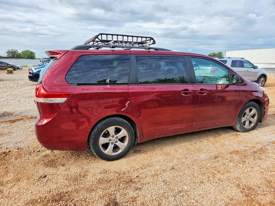 2011 Toyota Sienna le