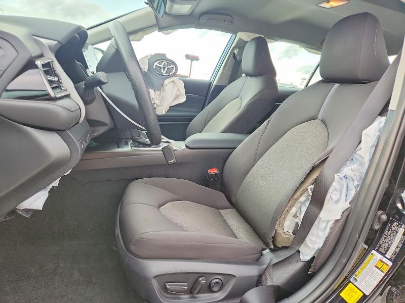 2024 Toyota Camry le