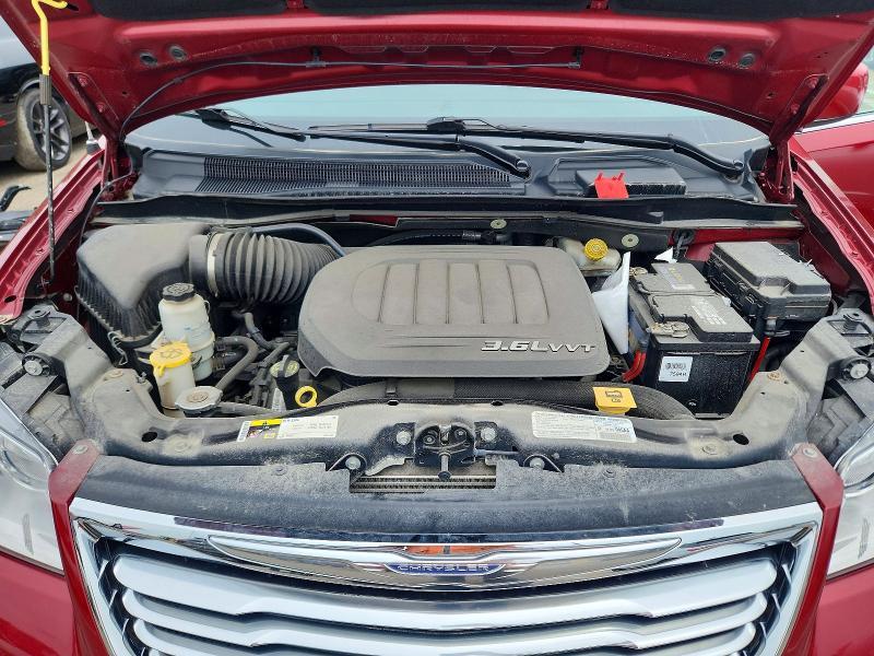 2013 Chrysler Town & Country Touring