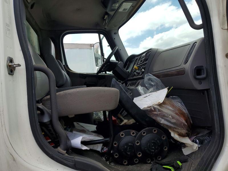 2017 Freigliner 2017 Freightliner Business Class M2 Refrigerated T