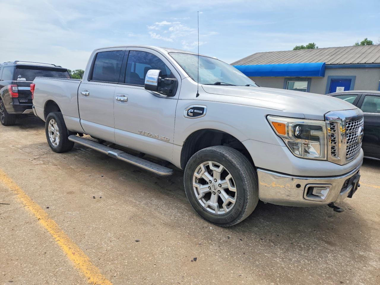 2016 Nissan Titan XD SL